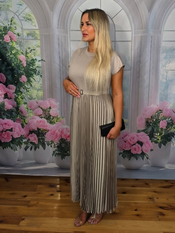 Sukienka Bella Serena – Beżowa